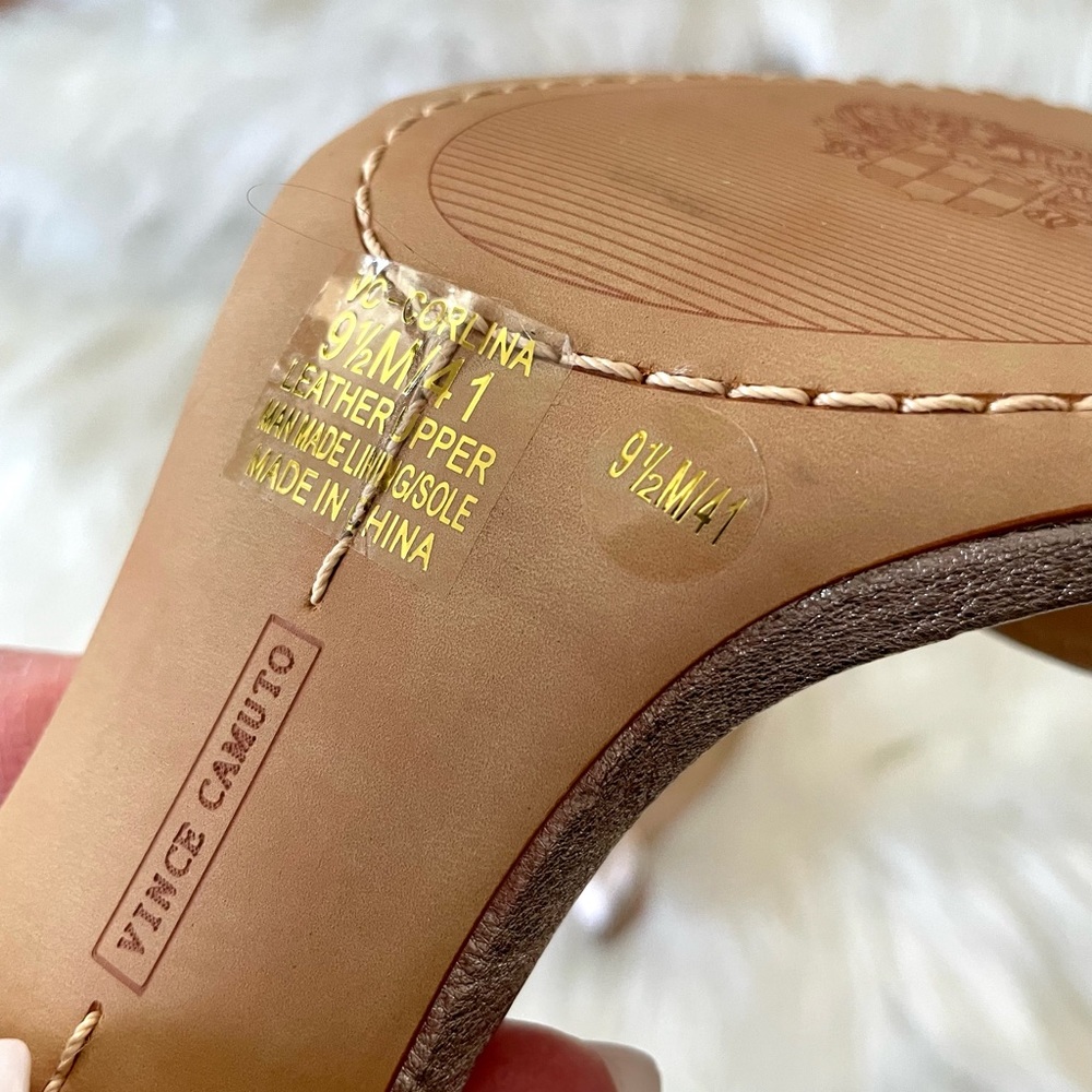 VINCE CAMUTO | Block Heel Pump - Picture 8 of 10